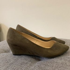 Chinese Laundry Olive Suede Wedges